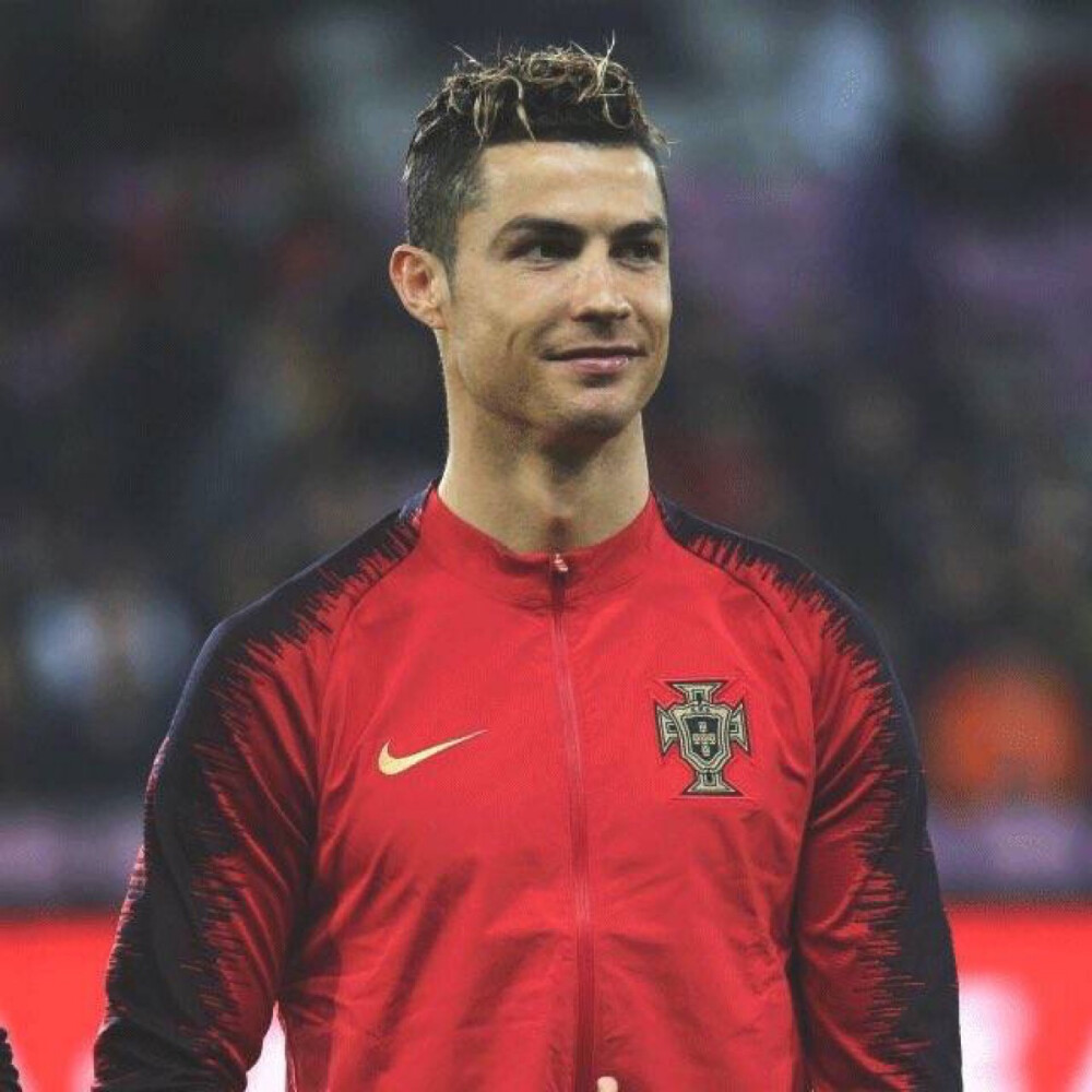 罗马因密集赛程和阵容缺人面临严峻挑战，加斯佩里尼需在压力下维持竞争力。（赛程密集又减员，罗马承压前行，加斯佩里尼力保竞争力）