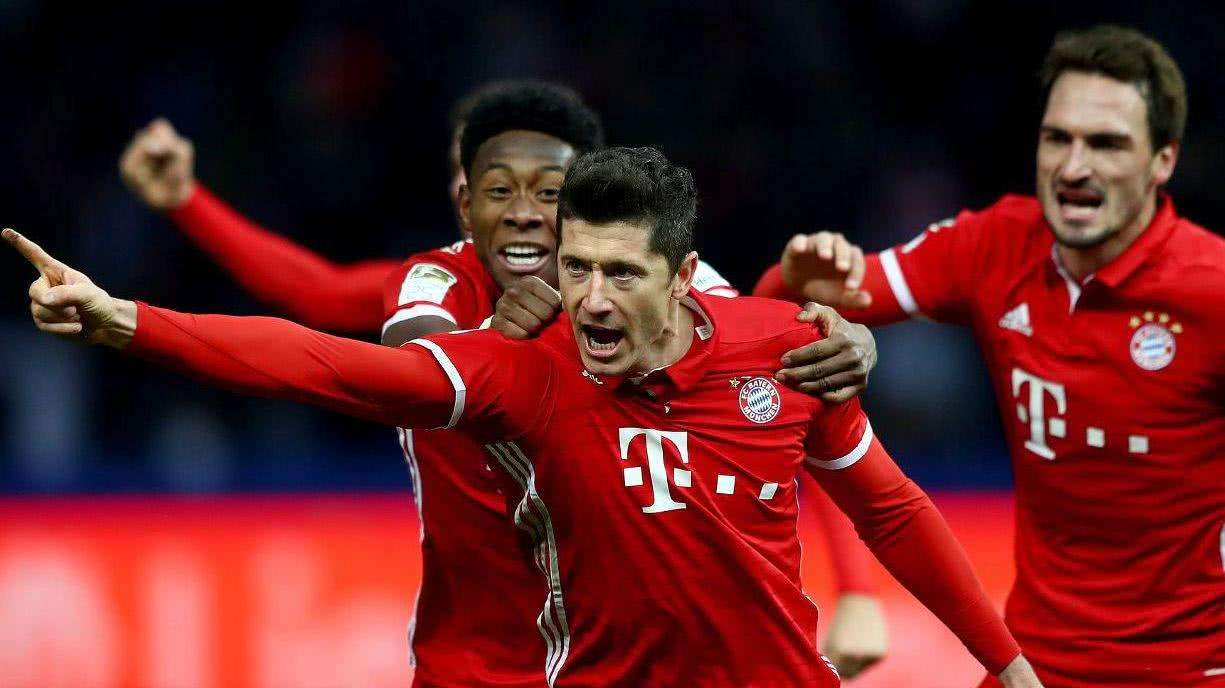 赫内斯：明年目标是德甲冠军；已准备庆祝活动？我们不想傲慢（赫内斯：明年剑指德甲冠军；被问庆祝是否已准备——不，我们不想显得傲慢）