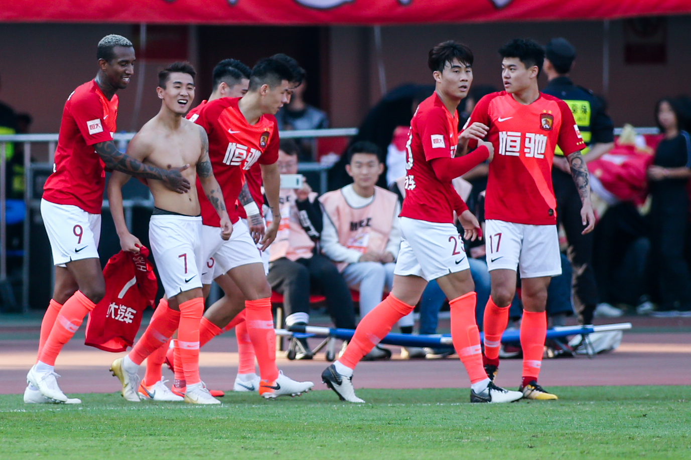 亚特兰大vs热那亚首发：卢克曼替补！德凯特拉雷、卡博尼在列（亚特兰大对阵热那亚首发公布：卢克曼替补，德凯特拉雷、卡博尼入选）