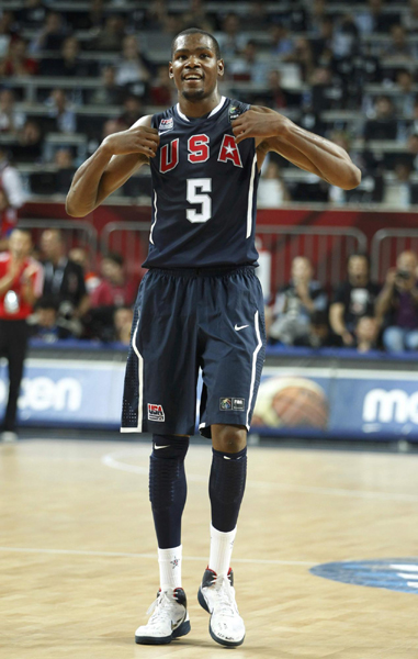 上光荣榜，大连英博一线队主教练李国旭获得辽宁五一劳动奖章（大连英博一线队主帅李国旭荣获辽宁五一劳动奖章，光荣上榜）