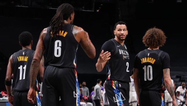 孔蒂：德佬说这是真正领袖带领下的胜利？总感觉是在说他自己（孔蒂质疑德佬称“真领袖带队取胜”：更像是在夸自己）