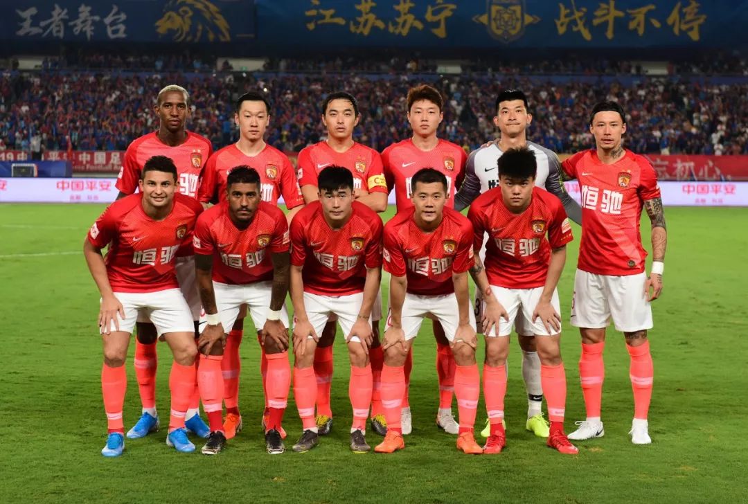 中青赛战报 ｜ 青岛追风少年两支梯队领跑积分榜（中青赛赛况 ｜ 青岛追风少年双梯队占据积分榜首位）